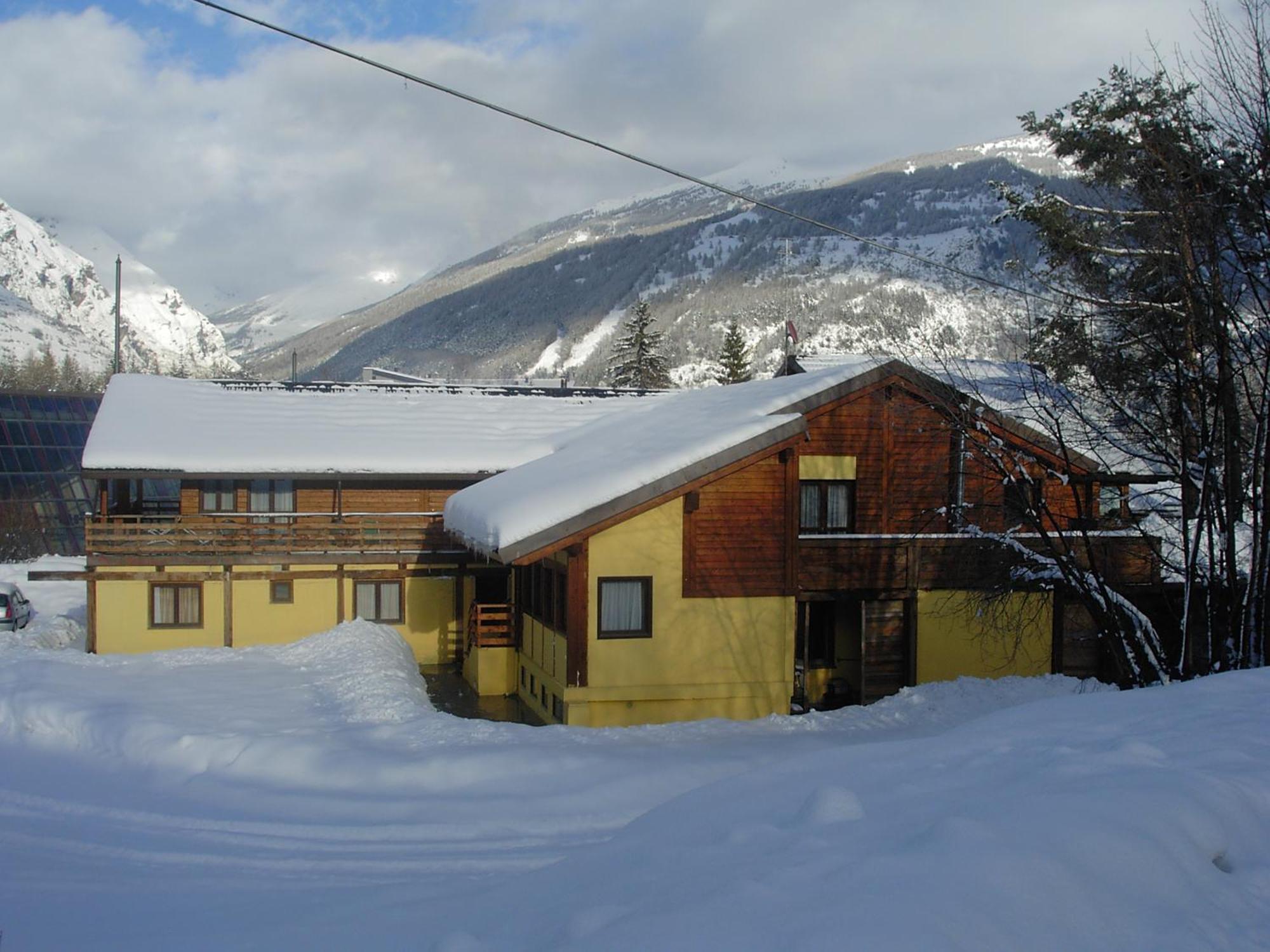 Hotel Ca Fiore Bardonecchia Exterior photo