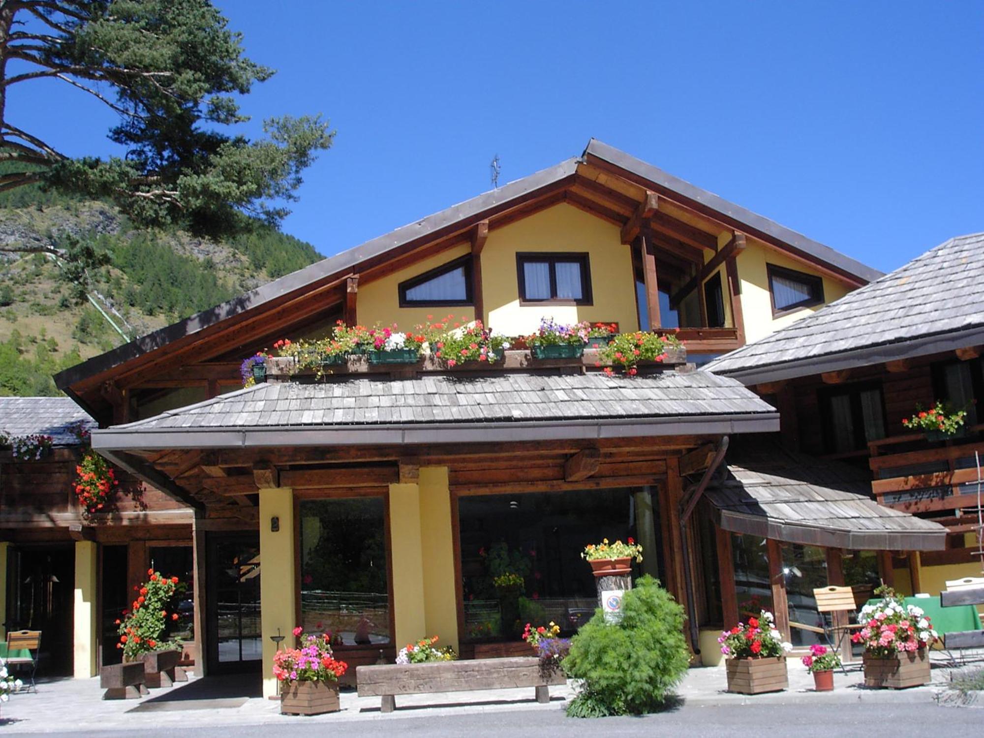Hotel Ca Fiore Bardonecchia Exterior photo