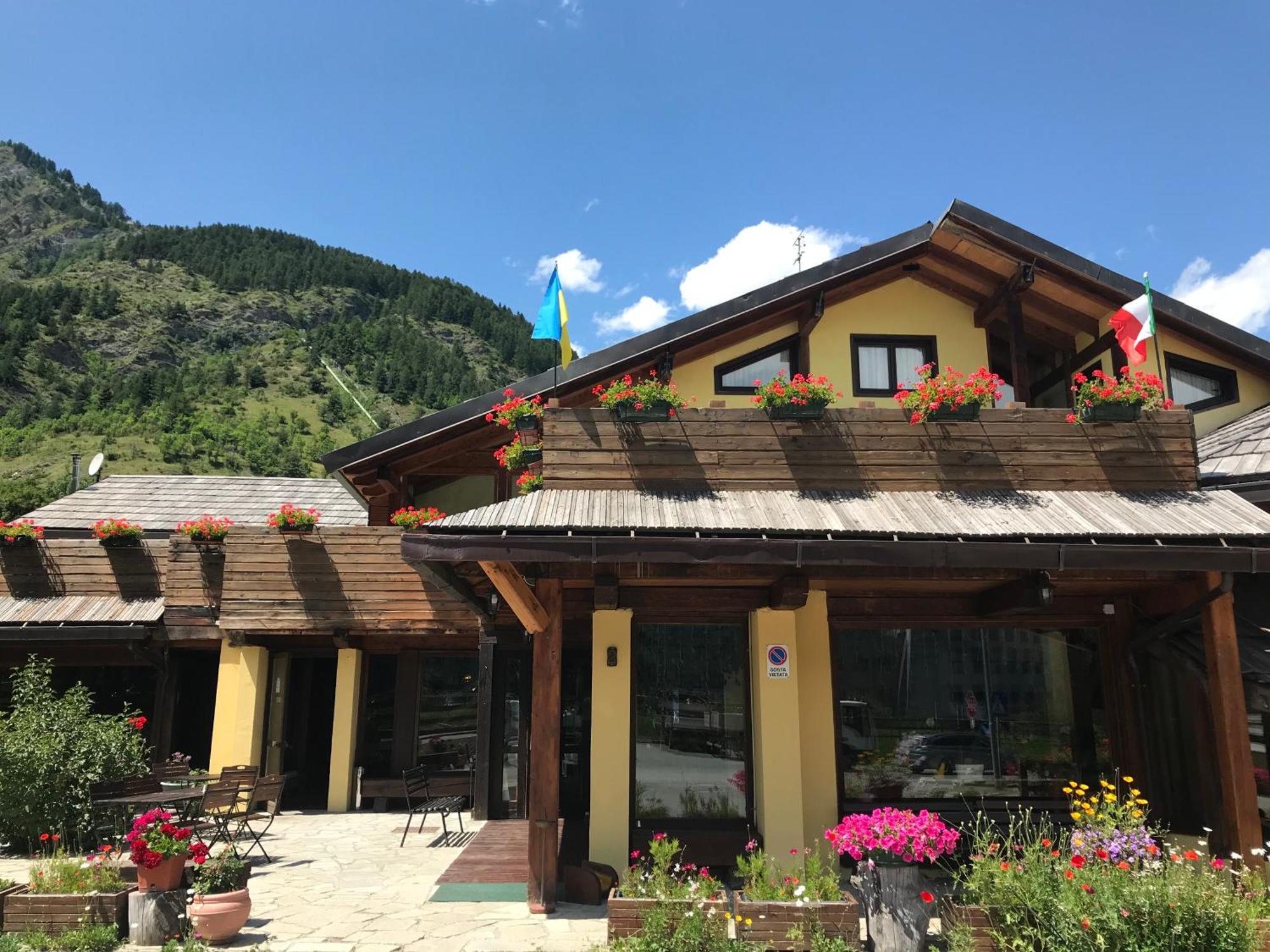 Hotel Ca Fiore Bardonecchia Exterior photo